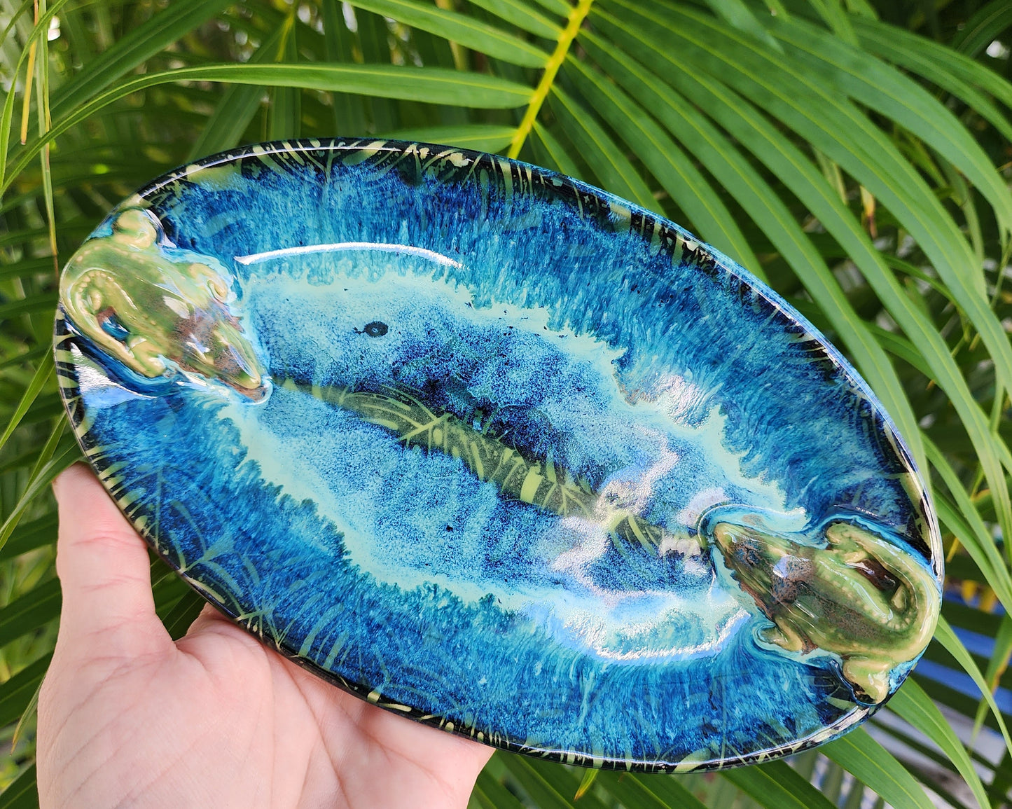 Alligator oval platter