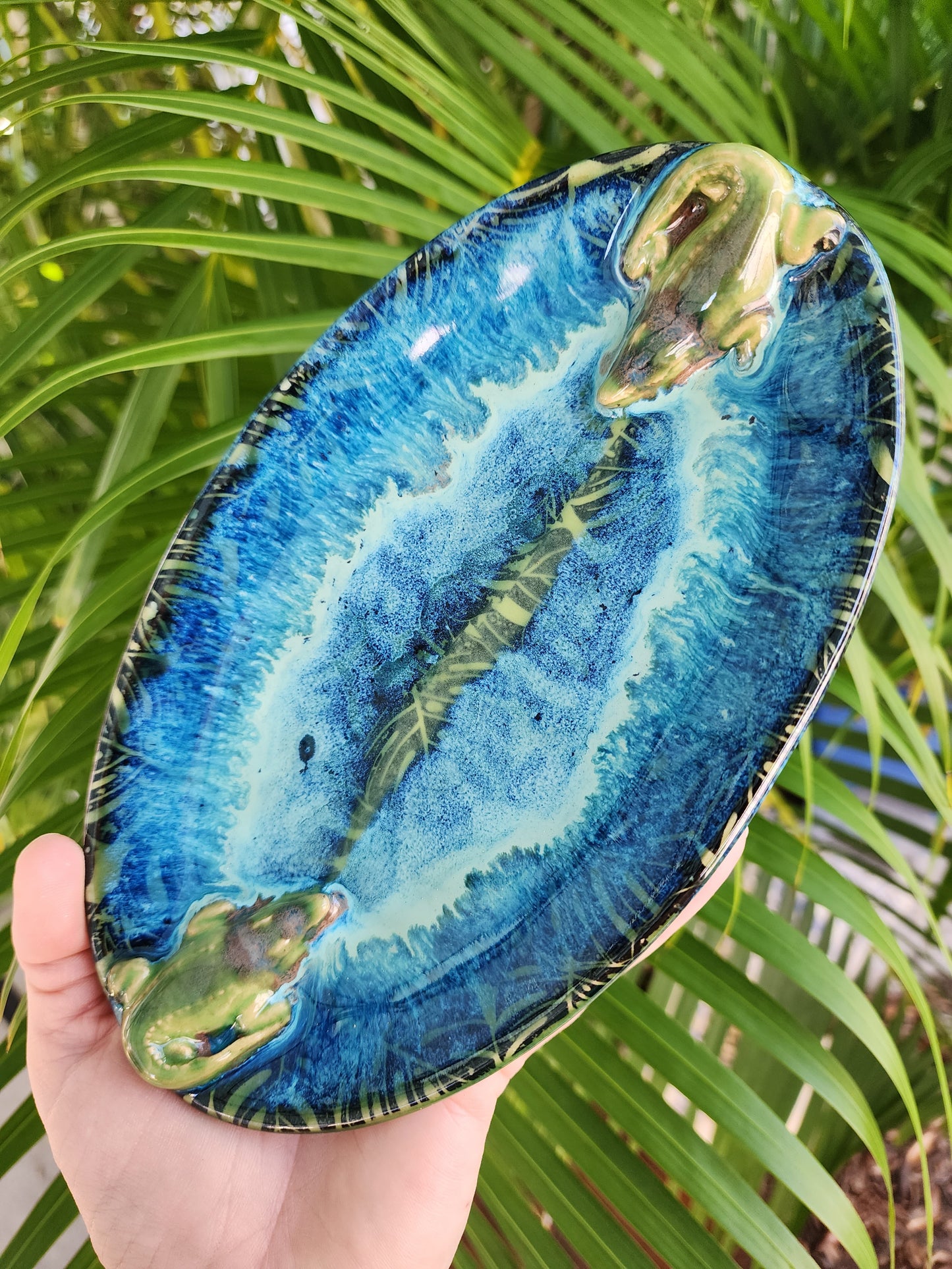 Alligator oval platter
