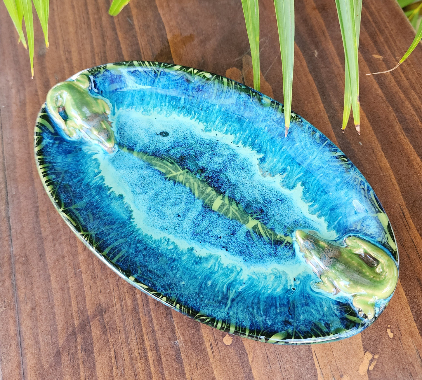 Alligator oval platter