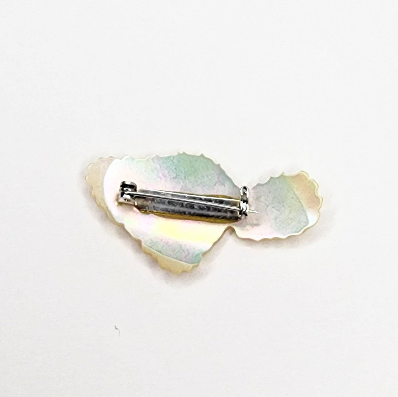 Vintage Maui Mother of Pearl Pin Brooch