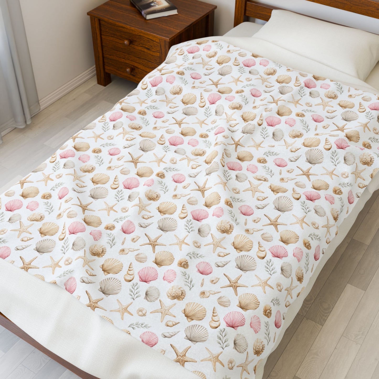 Seashell & Starfish Velveteen Plush Blanket — Coastal Beach Pattern