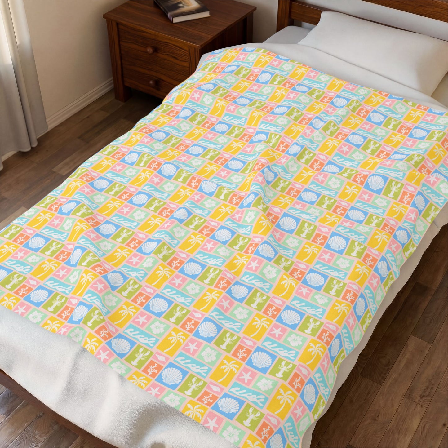 Sea Side Surf Print Velveteen Plush Blanket — Soft Throw