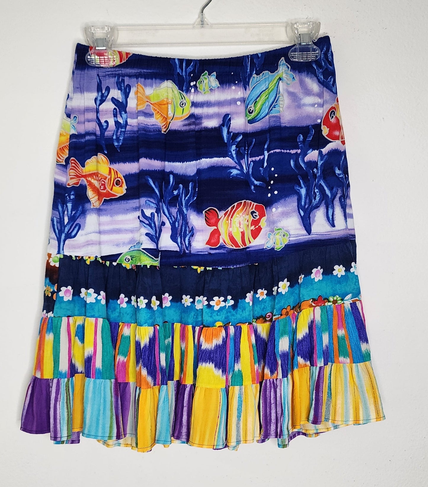 Jams World Hattie Talking Fish skirt made of 100% spun-crushed rayon Size small