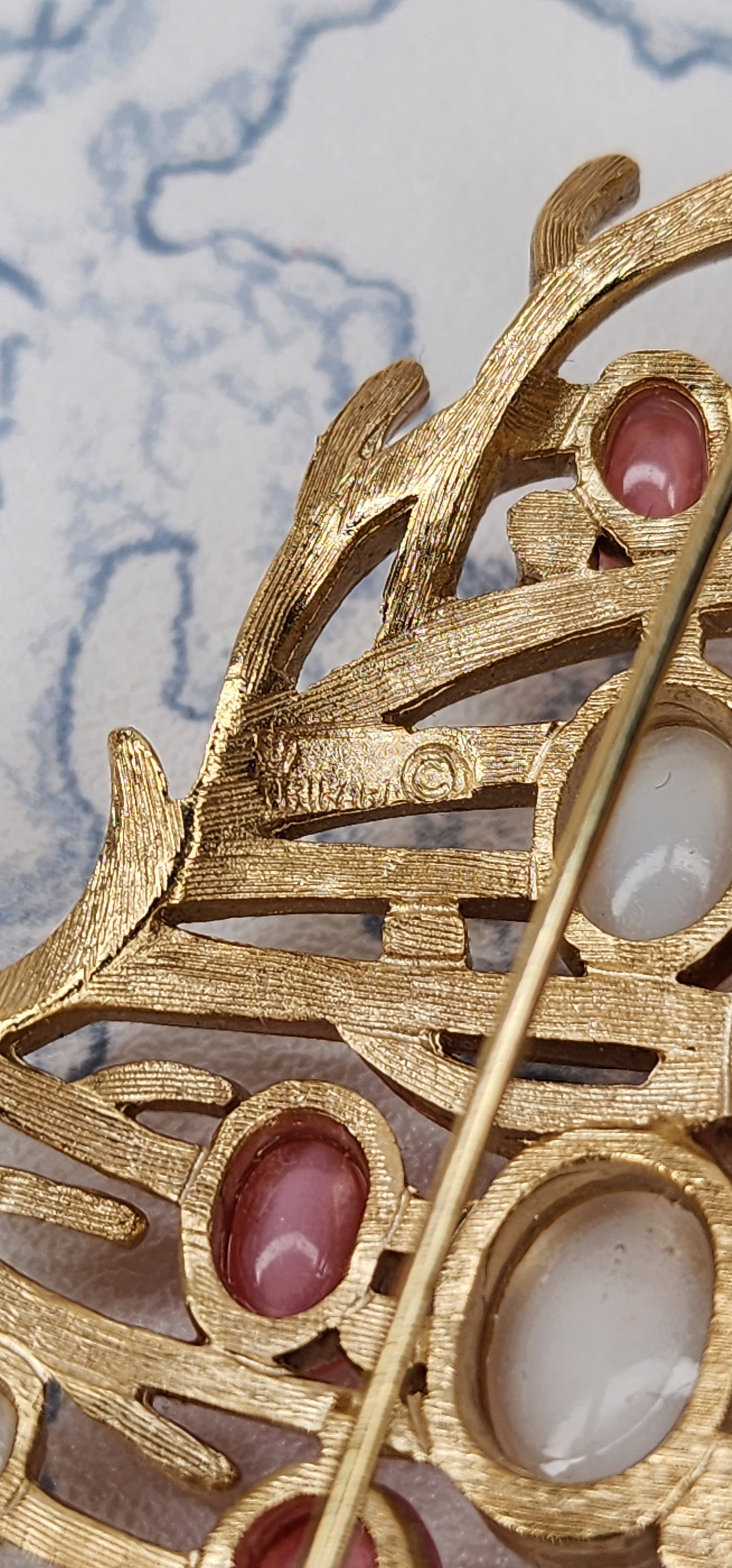 Rare Vintage Trifari "Under the Sea" Pink Coral Ocean Themed Brooch pin